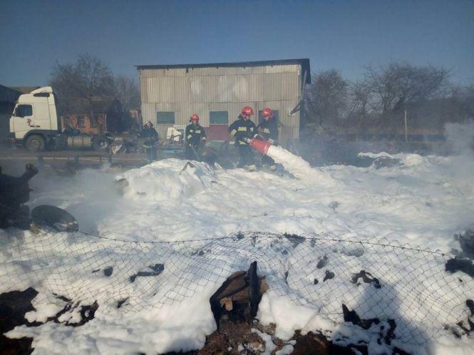 Новини Вінниці - фото з У Луці хтось підпалив траву: вогонь розповсюдився на СТО. Основні подробиці У Луці хтось підпалив траву: вогонь розповсюдився на СТО. Основні подробиці, фото №1 на сайті 20minut.ua