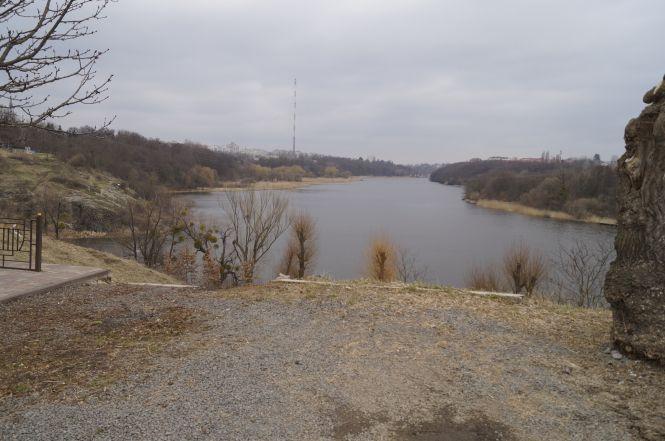 Новини Вінниці - фото з Розкішні маєтки, сміття та «жлобська» гойдалка:  Набережна від Сабарова до Ющенка Розкішні маєтки, сміття та «жлобська» гойдалка:  Набережна від Сабарова до Ющенка, фото №42 на сайті 20minut.ua
