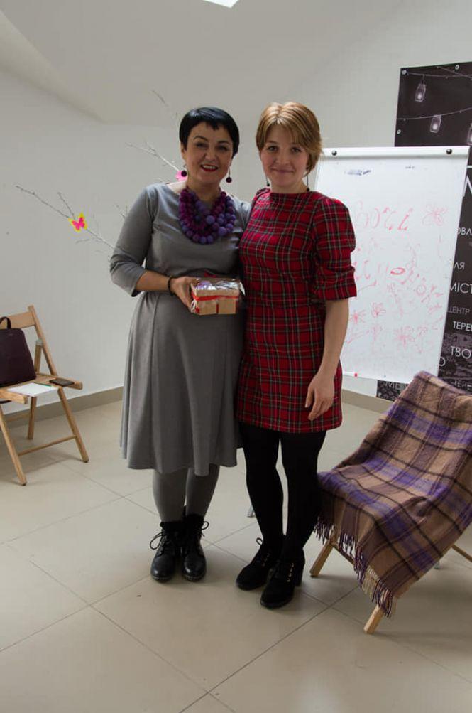 Новини Тернополя - фото з Аромостиліст Надія Шевчук: «Треба знайти ті парфуми, які роблять вас щасливими» Аромостиліст Надія Шевчук: «Треба знайти ті парфуми, які роблять вас щасливими», фото №1 на сайті 20minut.ua