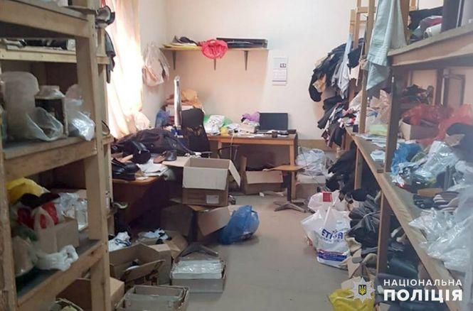 У Хмельницькому викрили підпільний взуттєвий цех з нелегалами, фото №3 на сайті vsim.ua