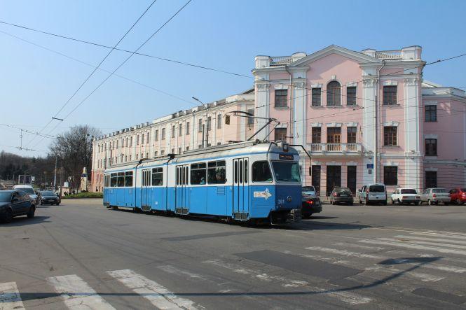 Новини Вінниці - фото з На Соборній хочуть замінити колію за 46,8 мільйона гривень На Соборній хочуть замінити колію за 46,8 мільйона гривень, фото №1 на сайті 20minut.ua
