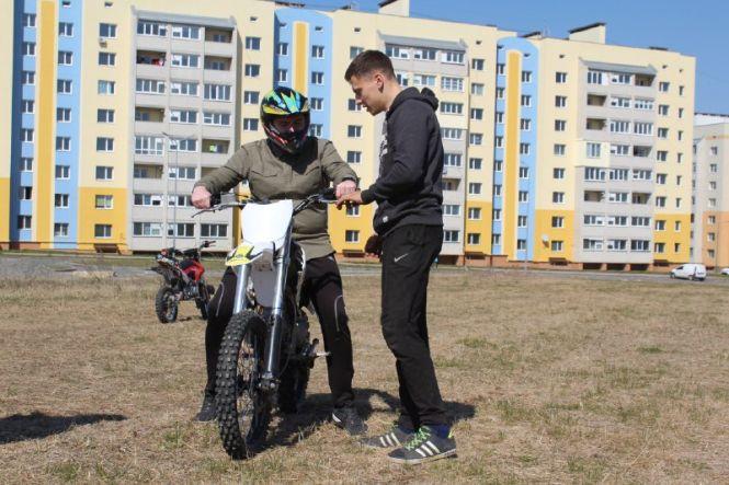 Новини Вінниці - фото з #Нові_Враження: як ми вперше каталися на пітбайку #Нові_Враження: як ми вперше каталися на пітбайку, фото №3 на сайті 20minut.ua
