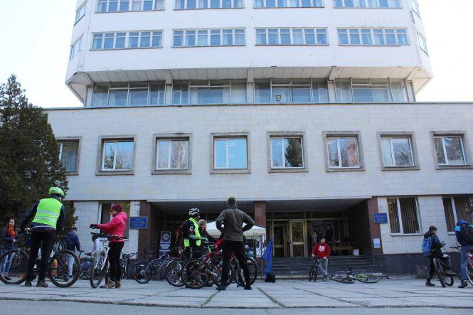 Новини Вінниці - фото з Вінницькі студенти влаштували велозаїзд до Дня спорту (ФОТО, ГІФКИ) Вінницькі студенти влаштували велозаїзд до Дня спорту (ФОТО, ГІФКИ), фото №7 на сайті 20minut.ua