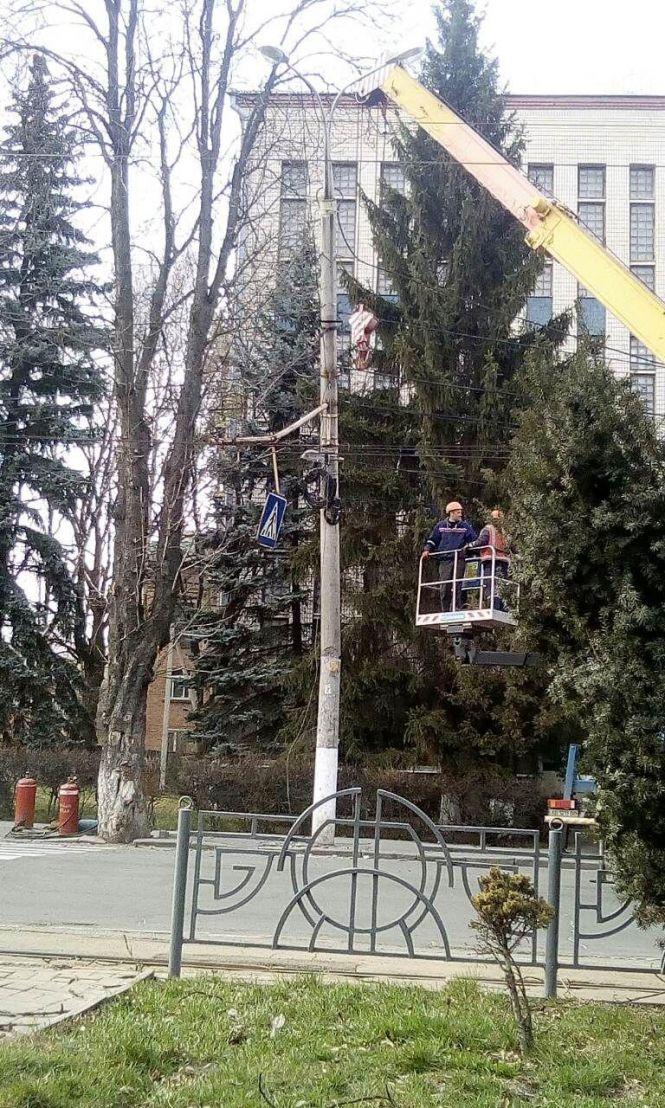 Новини Вінниці - фото з На вулиці Пирогова зламався стовп. Тролейбуси стояли майже три години На вулиці Пирогова зламався стовп. Тролейбуси стояли майже три години, фото №13 на сайті 20minut.ua