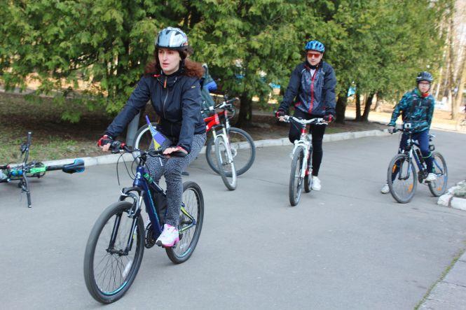 Новини Вінниці - фото з Вінницькі студенти влаштували велозаїзд до Дня спорту (ФОТО, ГІФКИ) Вінницькі студенти влаштували велозаїзд до Дня спорту (ФОТО, ГІФКИ), фото №3 на сайті 20minut.ua