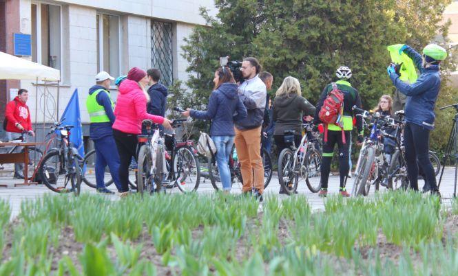 Новини Вінниці - фото з Вінницькі студенти влаштували велозаїзд до Дня спорту (ФОТО, ГІФКИ) Вінницькі студенти влаштували велозаїзд до Дня спорту (ФОТО, ГІФКИ), фото №5 на сайті 20minut.ua