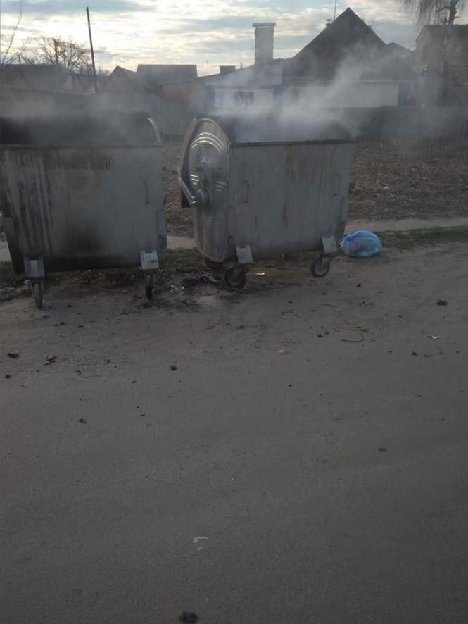 По вулиці Стуса підпалили контейнери для сміття, фото №2 на сайті 20minut.ua