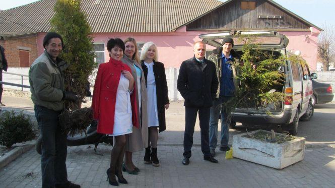 Новини Козятина - фото з І людей лікувати, і туї саджати... І людей лікувати, і туї саджати..., фото №5 на сайті 20minut.ua