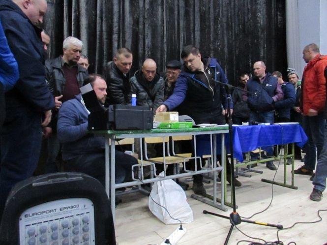 Новини Козятина - фото з Збори клубу Козятинських рибалок: визначили дату суботника та роздали посвідчення Збори клубу Козятинських рибалок: визначили дату суботника та роздали посвідчення, фото №6 на сайті 20minut.ua