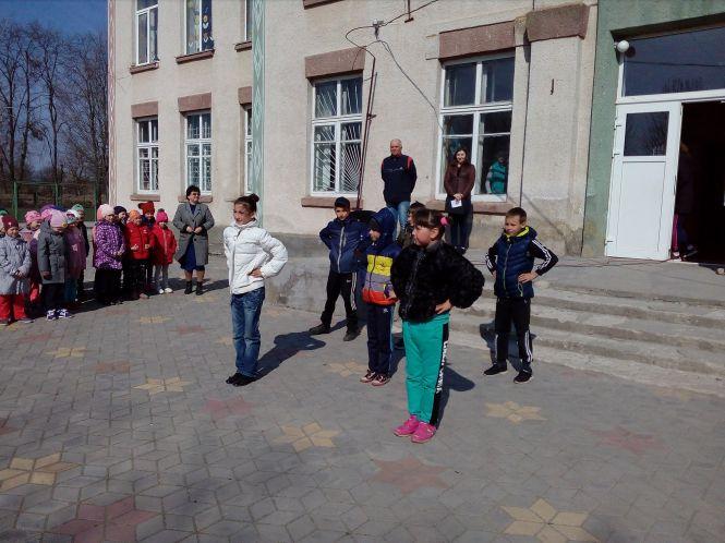 Новини Козятина - фото з У глуховецькій школі відбувся фестиваль ранкової зарядки У глуховецькій школі відбувся фестиваль ранкової зарядки, фото №2 на сайті 20minut.ua
