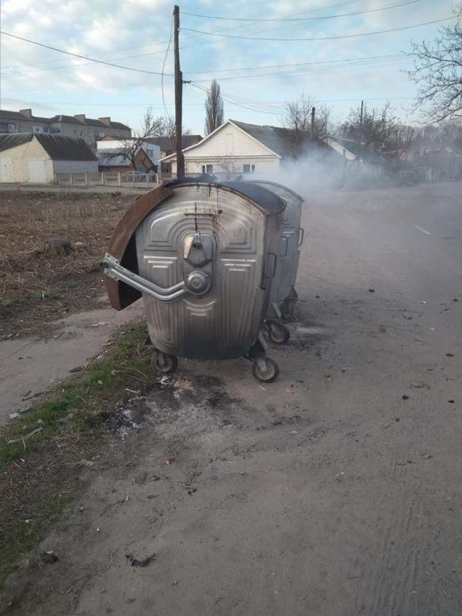 По вулиці Стуса підпалили контейнери для сміття, фото №4 на сайті 20minut.ua