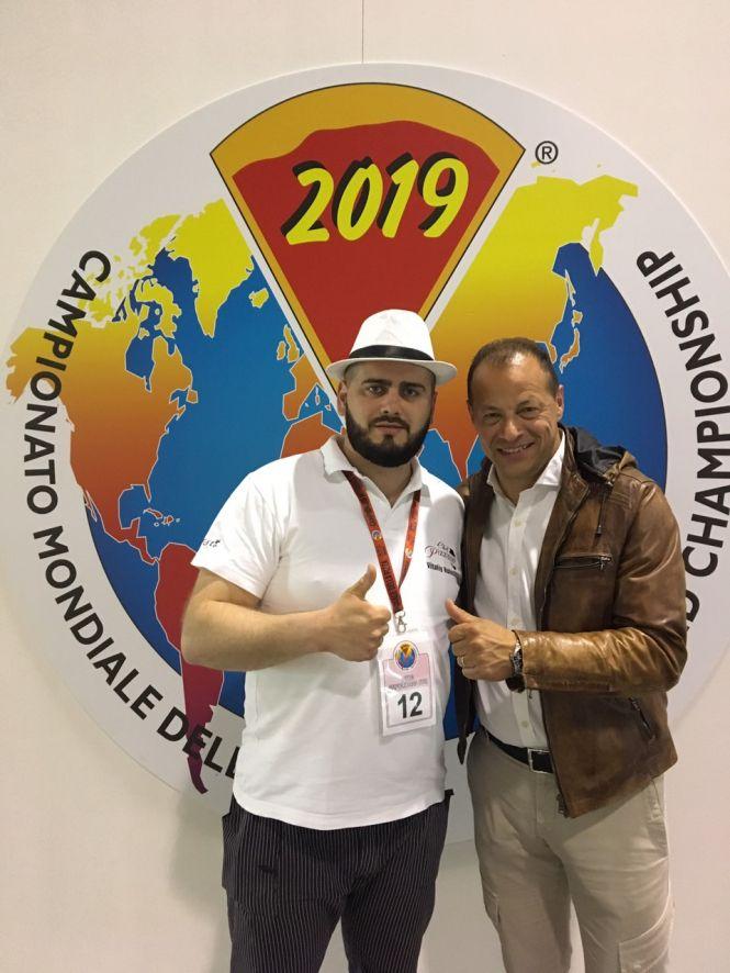 Новини Тернополя - фото з Чортківчанин змагається за звання найкращого піцайоло світу в Італії Чортківчанин змагається за звання найкращого піцайоло світу в Італії, фото №1 на сайті 20minut.ua