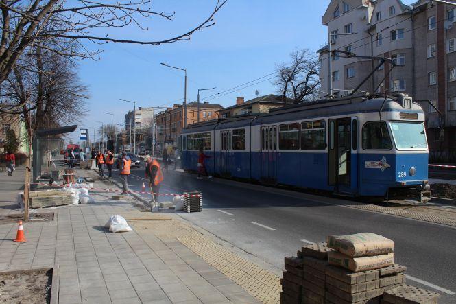 «Старим важко подолати ці 100 метрів» Чому забрали зупинку на Замостянській, фото №2 на сайті 20minut.ua