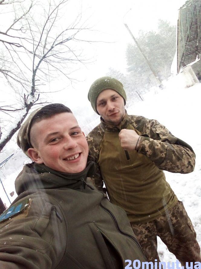 Новини Тернополя - фото з "Сестричко, скоро буду вдома…Обіцяв, але не судилося": ворожий снайпер вбив захисника із Тернопільщини "Сестричко, скоро буду вдома…Обіцяв, але не судилося": ворожий снайпер вбив захисника із Тернопільщини, фото №8 на сайті 20minut.ua