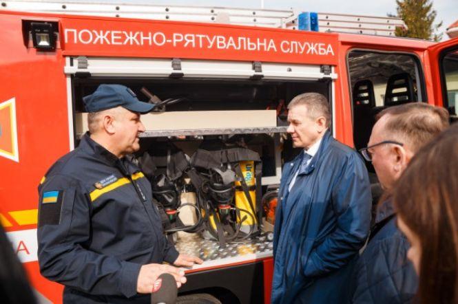 Новини Вінниці - фото з Рятувальникам передали два спецавтомобілі загальною вартістю 6,5 мільйонів гривень Рятувальникам передали два спецавтомобілі загальною вартістю 6,5 мільйонів гривень, фото №4 на сайті 20minut.ua