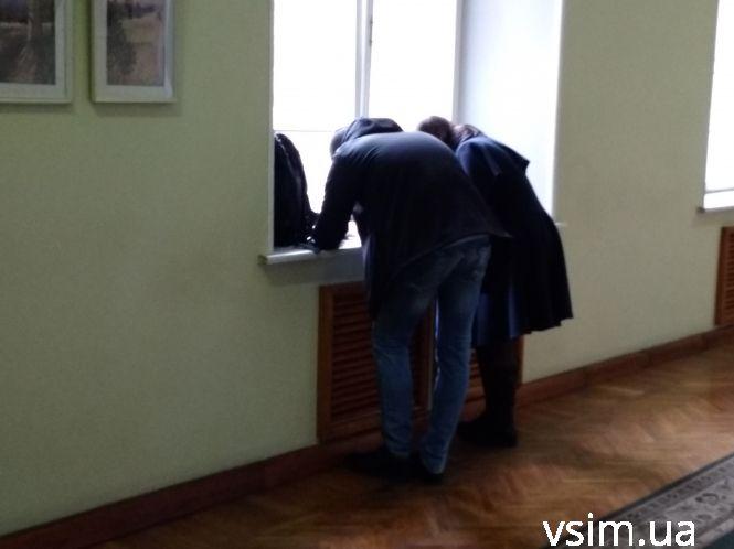 Новини Хмельницького - фото з Довгі черги, але без скандалів: як у Хмельницькому міняють місце голосування Довгі черги, але без скандалів: як у Хмельницькому міняють місце голосування, фото №9 на сайті vsim.ua