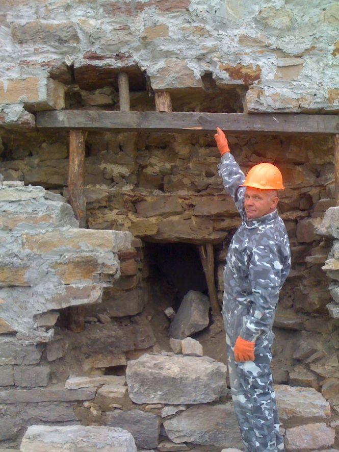 На Тернопільщині триває консервація єдиного в Україні замку, де живуть люди, фото №1 на сайті 20minut.ua