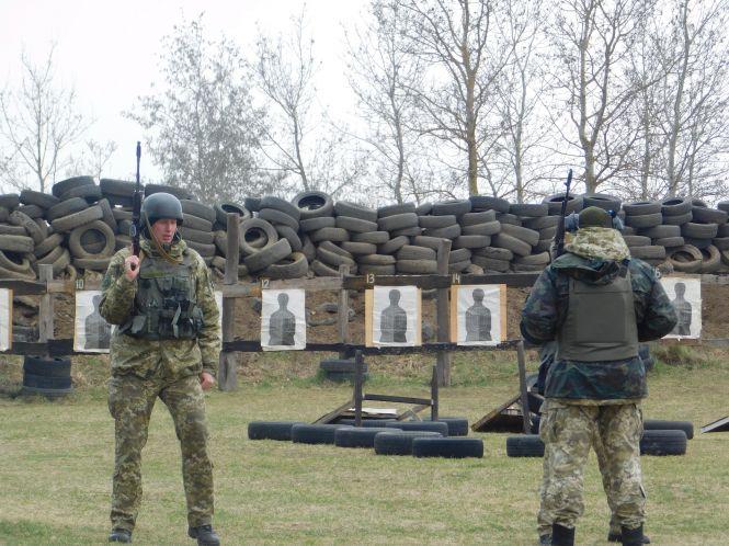 Як бійці з фронту стали “учнями” на хмельницькому полігоні прикордонників (ФОТО, ВІДЕО), фото №8 на сайті vsim.ua