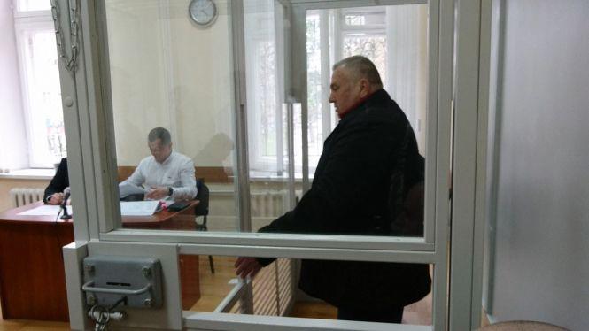 Півмільйона застави за чиновника з ОДА. Посадовець каже, що «відкат» лежав на сходах, фото №2 на сайті 20minut.ua