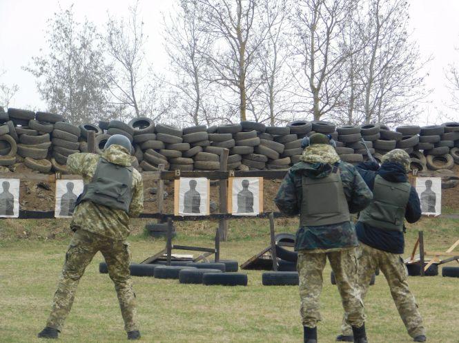 Як бійці з фронту стали “учнями” на хмельницькому полігоні прикордонників (ФОТО, ВІДЕО), фото №9 на сайті vsim.ua