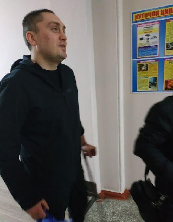 Новини Вінниці - фото з Справа «Кабан проти Шефа» обернулась навпаки. Зять мера тепер ходить на суди як потерпілий Справа «Кабан проти Шефа» обернулась навпаки. Зять мера тепер ходить на суди як потерпілий, фото №1 на сайті 20minut.ua