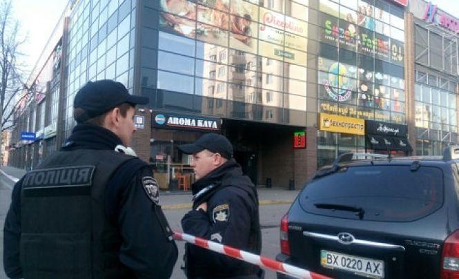 Новини Хмельницького - фото з В “Кварталі” та “Оазисі” шукали вибухівку В “Кварталі” та “Оазисі” шукали вибухівку, фото №6 на сайті vsim.ua