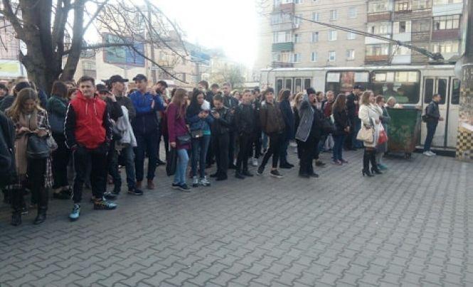 Новини Хмельницького - фото з В “Кварталі” та “Оазисі” шукали вибухівку В “Кварталі” та “Оазисі” шукали вибухівку, фото №4 на сайті vsim.ua