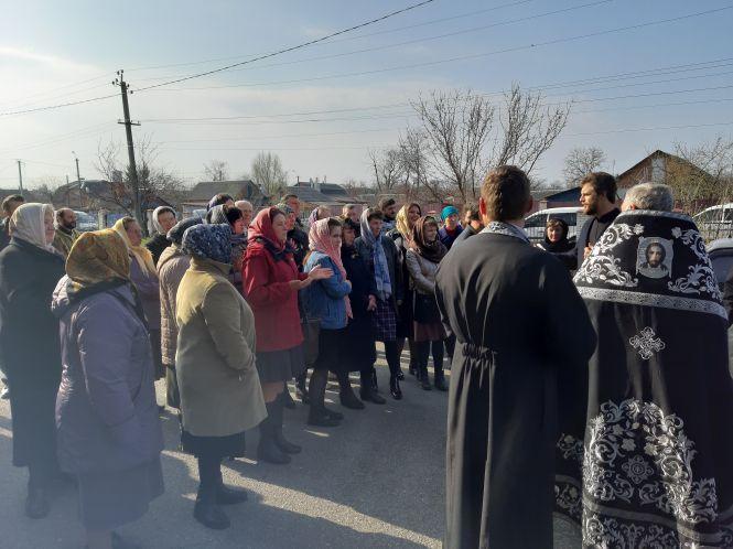 Новини Козятина - фото з Церковні війни: як козятинчани борються за єдину церкву (Оновлено + відео) Церковні війни: як козятинчани борються за єдину церкву (Оновлено + відео), фото №3 на сайті 20minut.ua