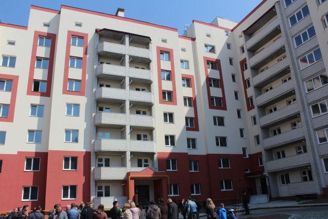 Новини Вінниці - фото з У Академічному роздавали «Доступне житло». Які особливості програми У Академічному роздавали «Доступне житло». Які особливості програми, фото №1 на сайті 20minut.ua