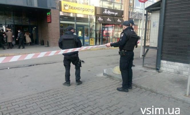 Новини Хмельницького - фото з В “Кварталі” та “Оазисі” шукали вибухівку В “Кварталі” та “Оазисі” шукали вибухівку, фото №3 на сайті vsim.ua