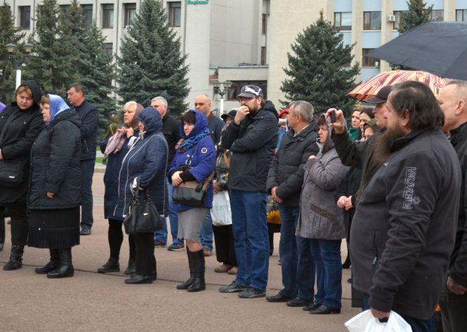 У Хмельницькому попрощалися із Миколою Неживим, який загинув на Сході, фото №7 на сайті vsim.ua