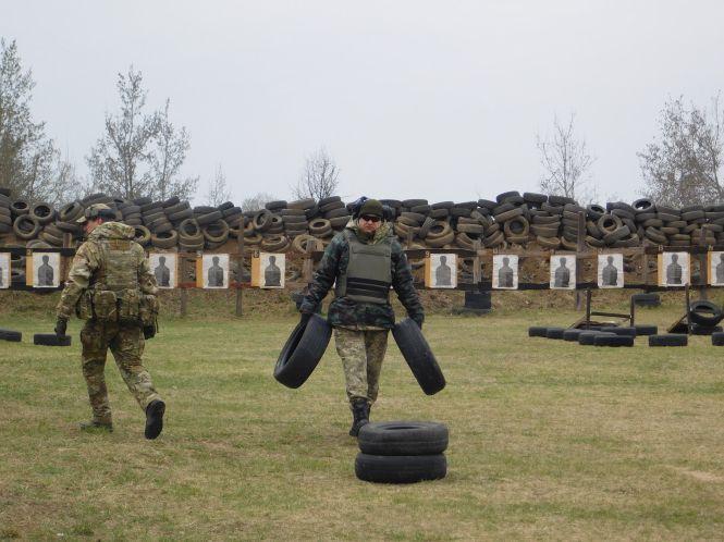 Як бійці з фронту стали “учнями” на хмельницькому полігоні прикордонників (ФОТО, ВІДЕО), фото №4 на сайті vsim.ua