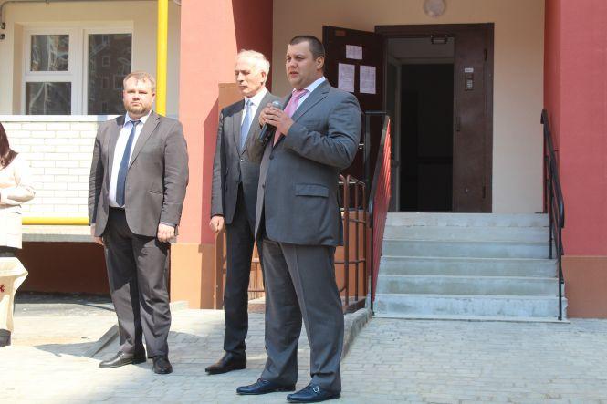 Новини Вінниці - фото з У Академічному роздавали «Доступне житло». Які особливості програми У Академічному роздавали «Доступне житло». Які особливості програми, фото №4 на сайті 20minut.ua