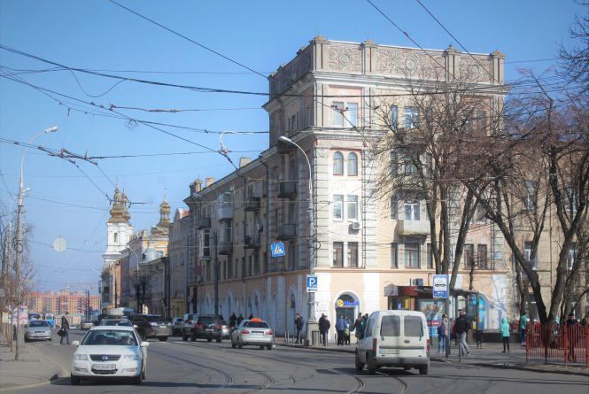 Будинок Йося і Перця: житло для багатіїв зі «смердючим» двором біля Макдональдса, фото №6 на сайті 20minut.ua