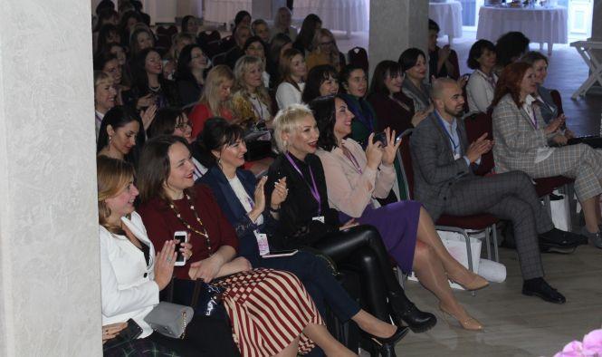 Новини Вінниці - фото з «Давайте розкрутимо землю!» Про що говорили на бізнес-форумі у Вінниці VinLadyFest чоловіки? «Давайте розкрутимо землю!» Про що говорили на бізнес-форумі у Вінниці VinLadyFest чоловіки?, фото №4 на сайті 20minut.ua