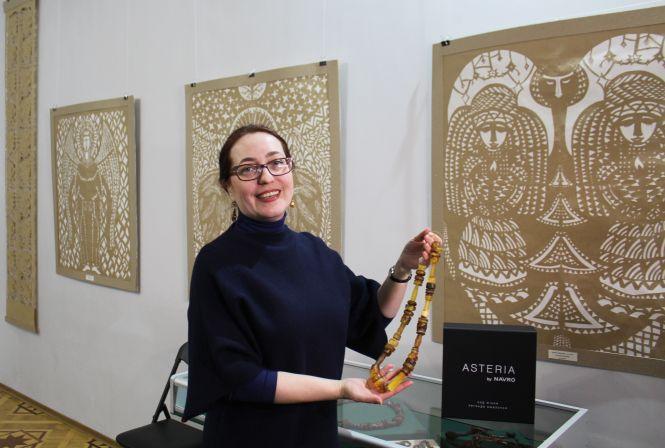 Новини Вінниці - фото з «Щоб Вінниця світила, як зірка Астерія». Ющенко вручив музею копію бурштинового намиста «Щоб Вінниця світила, як зірка Астерія». Ющенко вручив музею копію бурштинового намиста, фото №1 на сайті 20minut.ua