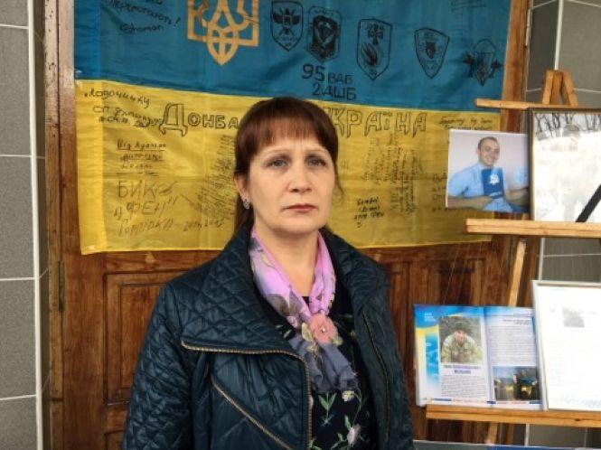 У Хмельницькому з’явилась меморіальна дошка Івану Мельнику, якого вбив російський снайпер, фото №1 на сайті vsim.ua