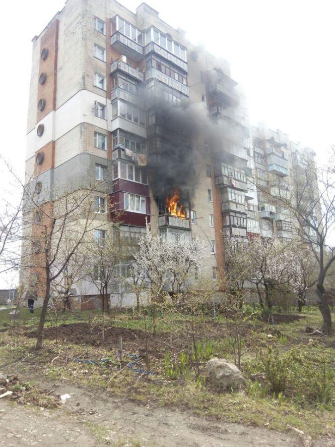 Новини Хмельницького - фото з На Кам’янецькій горіла квартира в багатоповерхівці На Кам’янецькій горіла квартира в багатоповерхівці, фото №2 на сайті vsim.ua