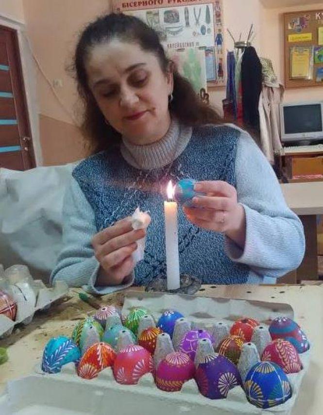 Новини Тернополя - фото з Рушники на іконах складали книжечкою і пекли паски з 40 яєць. А які у вас традиції до Великодня? Рушники на іконах складали книжечкою і пекли паски з 40 яєць. А які у вас традиції до Великодня?, фото №2 на сайті 20minut.ua