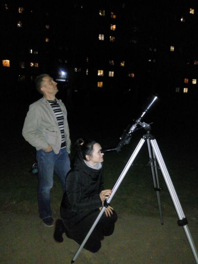 “Я виношу на вулицю телескоп і показую світ зірок”: тернополяни можуть безкоштовно відвідати тротуарки, фото №1 на сайті 20minut.ua