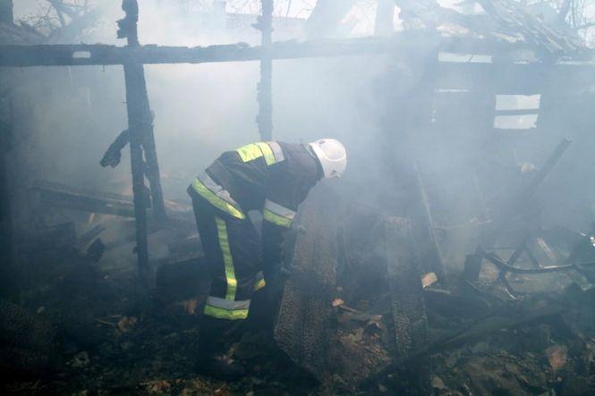 Новини Хмельницького - фото з На Хмельниччині через дитячі пустощі мало не згоріли три будинки На Хмельниччині через дитячі пустощі мало не згоріли три будинки, фото №1 на сайті vsim.ua