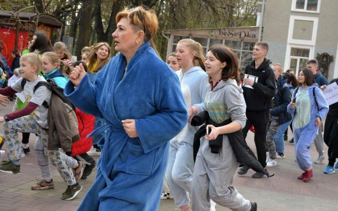 Новини Хмельницького - фото з Спайдермен і Пікачу: яким був забіг в піжамах у Хмельницькому Спайдермен і Пікачу: яким був забіг в піжамах у Хмельницькому, фото №8 на сайті vsim.ua