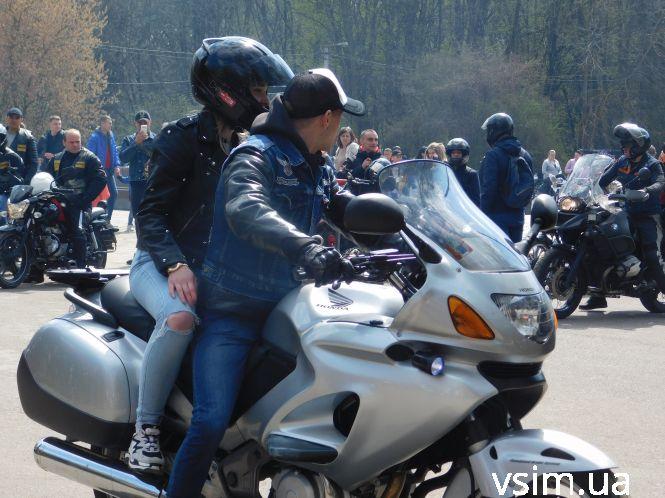 Під рев моторів хмельницькі байкери відкрили мотосезон, фото №16 на сайті vsim.ua