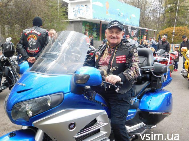 Під рев моторів хмельницькі байкери відкрили мотосезон, фото №1 на сайті vsim.ua