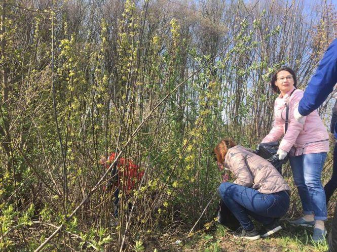 Розчистили хащі та зібрали 50 мішків сміття. Як чистили Тиврівське шосе, фото №5 на сайті 20minut.ua