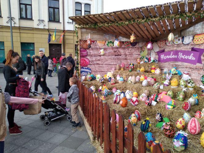 Новини Житомира - фото з На Михайлівській відзначили Великдень за західним обрядом та Вербну неділю - за східним. ФОТО На Михайлівській відзначили Великдень за західним обрядом та Вербну неділю - за східним. ФОТО, фото №6 на сайті 20minut.ua