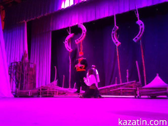 Новини Козятина - фото з Львів’яни привезли театр до Козятина Львів’яни привезли театр до Козятина, фото №7 на сайті 20minut.ua