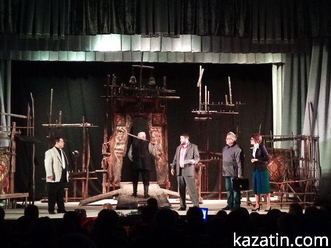 Новини Козятина - фото з Львів’яни привезли театр до Козятина Львів’яни привезли театр до Козятина, фото №6 на сайті 20minut.ua