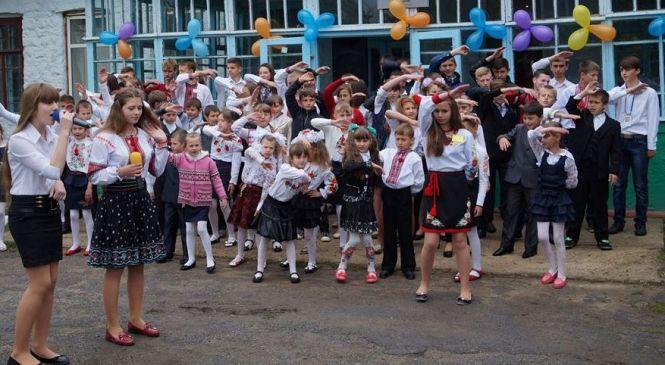 Новини Вінниці - фото з «Вчитель року-2019»  працює з учнями з гаджетами, знімає фільми, танцює на дискотеках, водить авто… «Вчитель року-2019»  працює з учнями з гаджетами, знімає фільми, танцює на дискотеках, водить авто…, фото №8 на сайті 20minut.ua