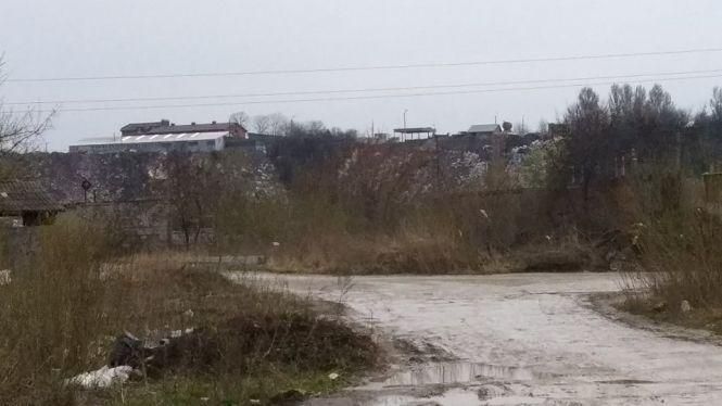 Новини Тернополя - фото з Стихійне сміттєзвалище на Подільській обіцяли ліквідувати. Коли це зроблять Стихійне сміттєзвалище на Подільській обіцяли ліквідувати. Коли це зроблять, фото №1 на сайті 20minut.ua